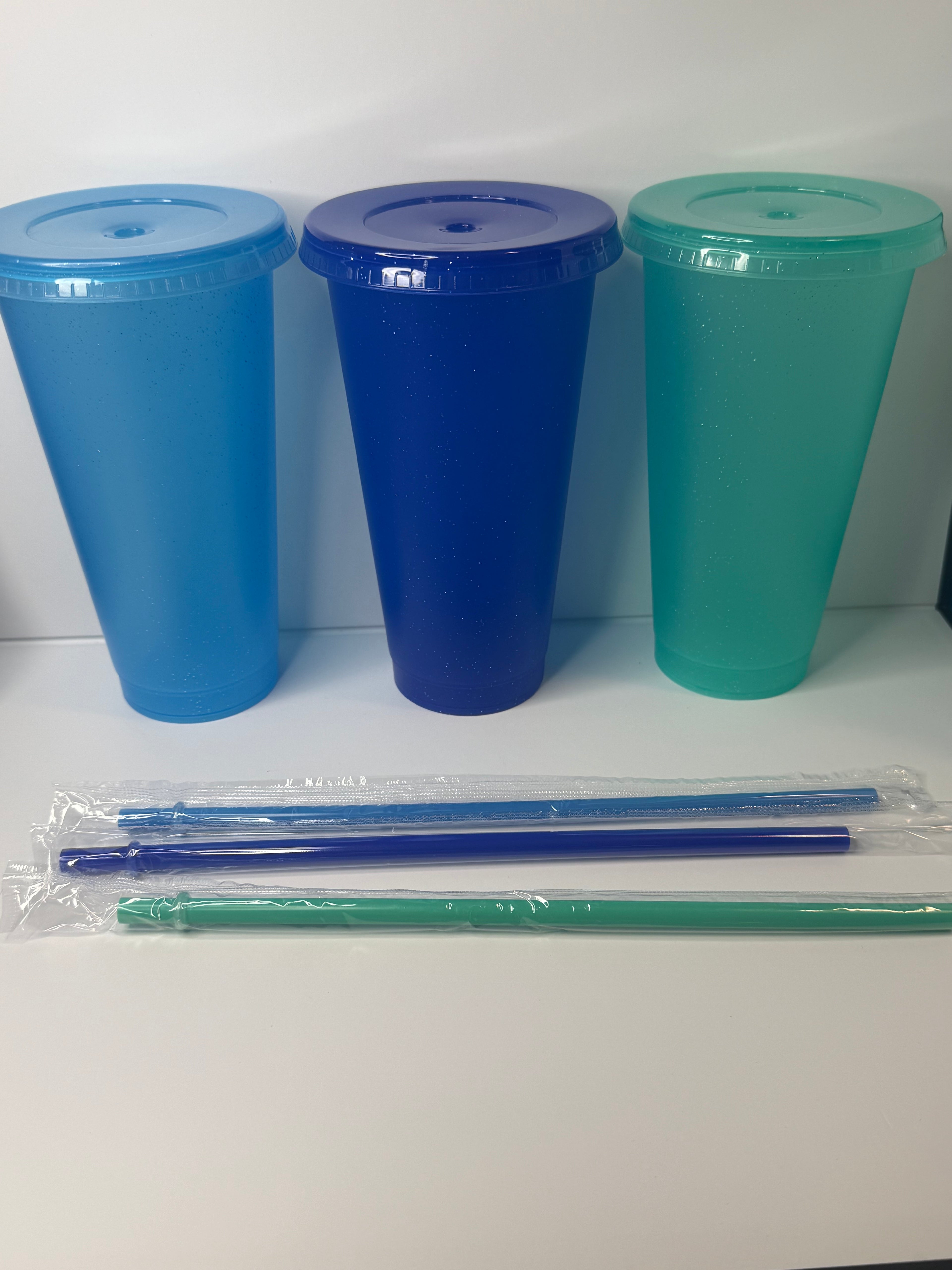 24oz Light Weight, Hard Plastic, Glitter, reusable Cup, W/ Matching Straw and Lid