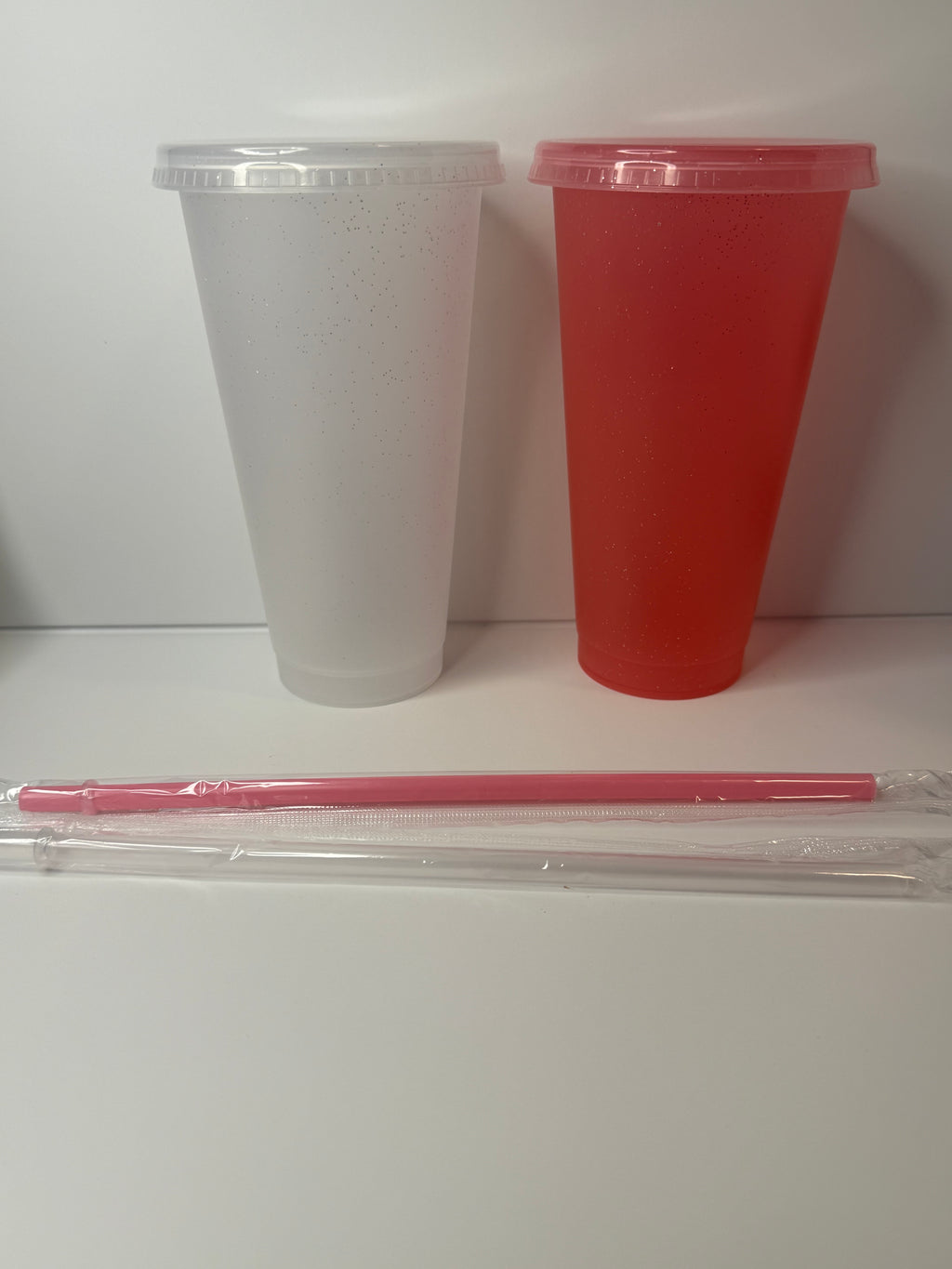 24oz Light Weight, Hard Plastic, Glitter, reusable Cup, W/ Matching Straw and Lid