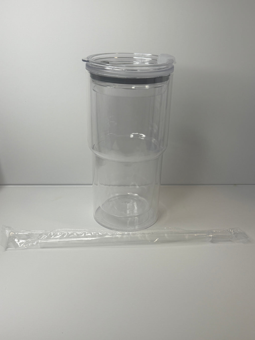 18oz Acrylic Snow Globe Tumbler W/ Matching Clear Straw