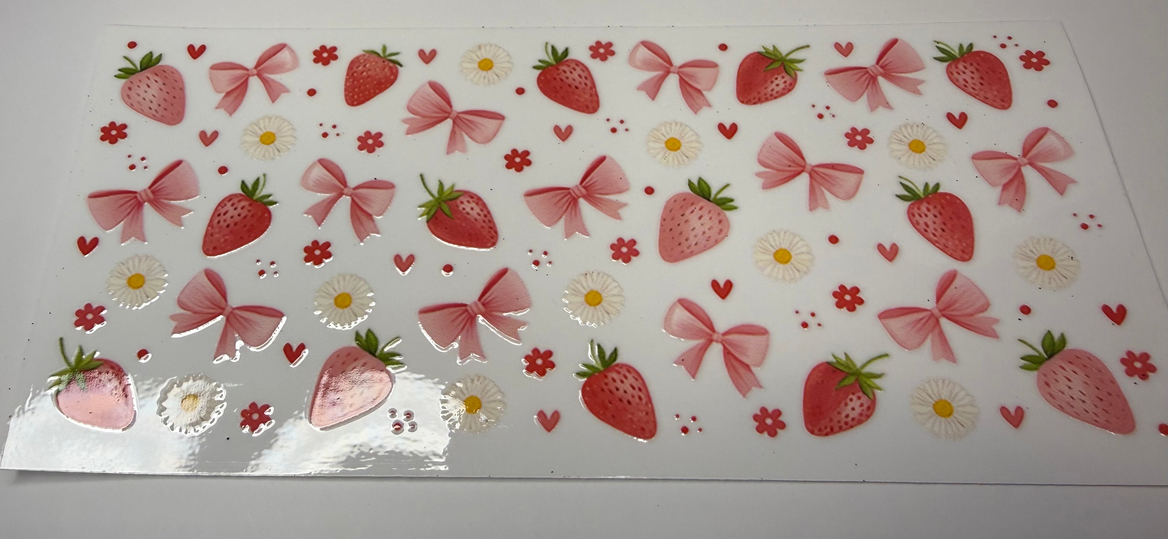 #38- BOWS AND STRAWBERRIES