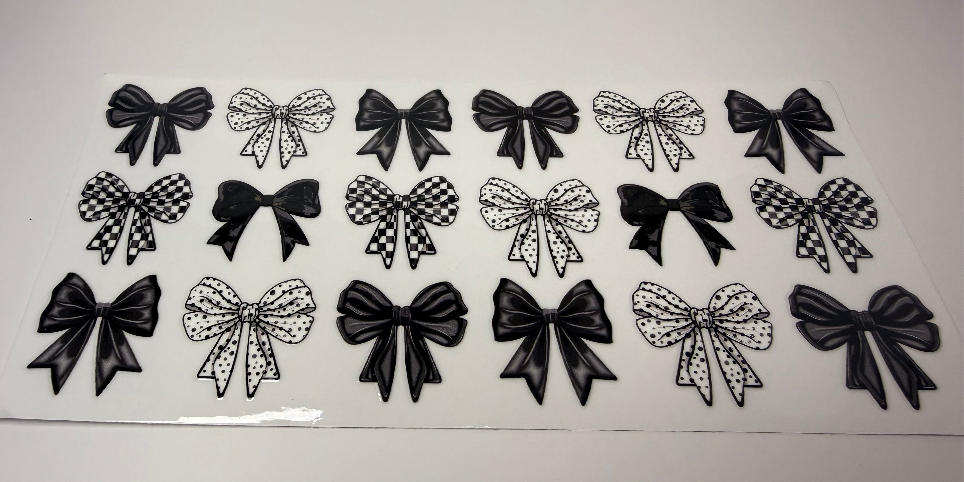 #45- BLACK AND WHITE BOWS