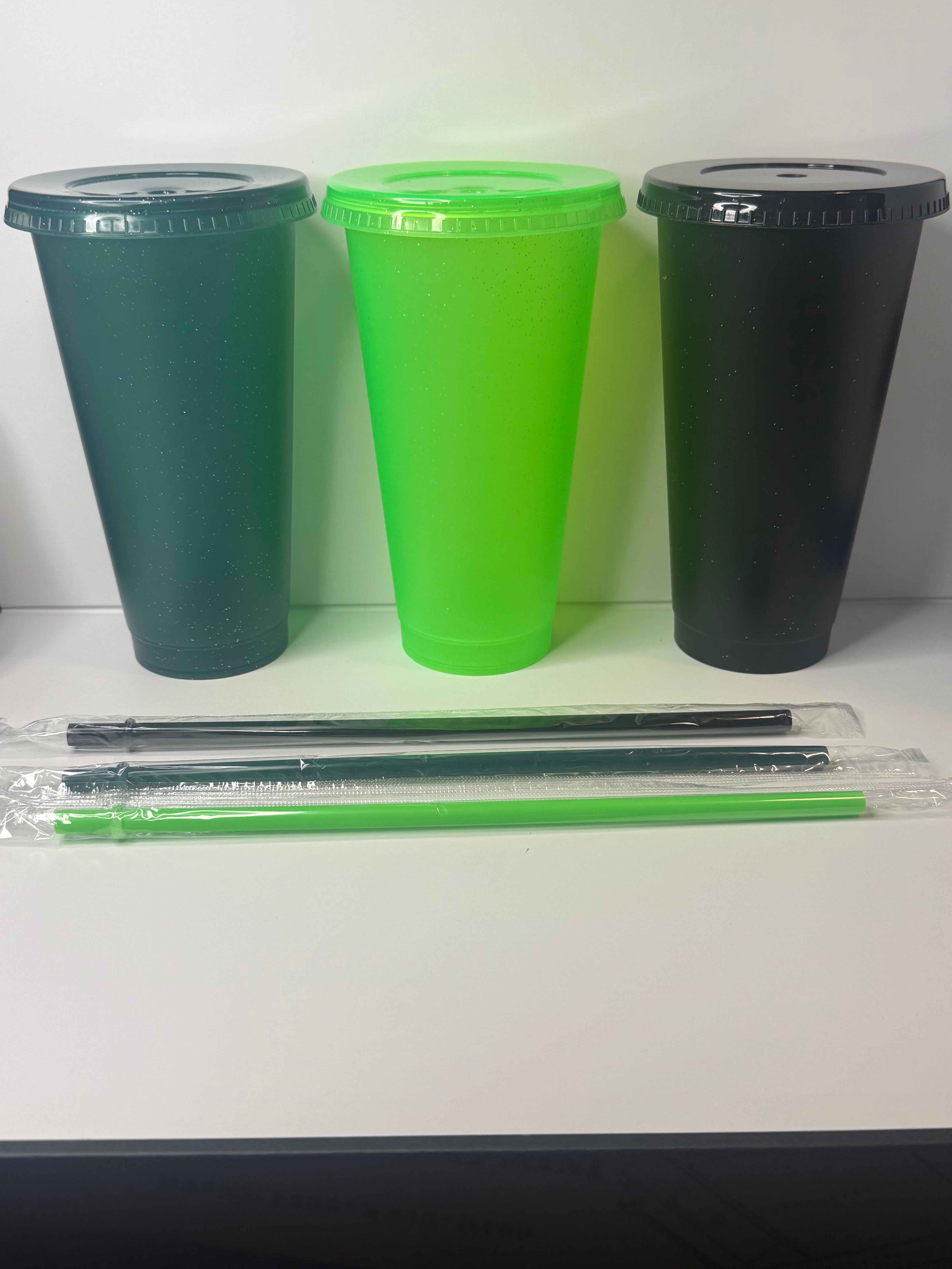 24oz Light Weight, Hard Plastic, Glitter, reusable Cup, W/ Matching Straw and Lid