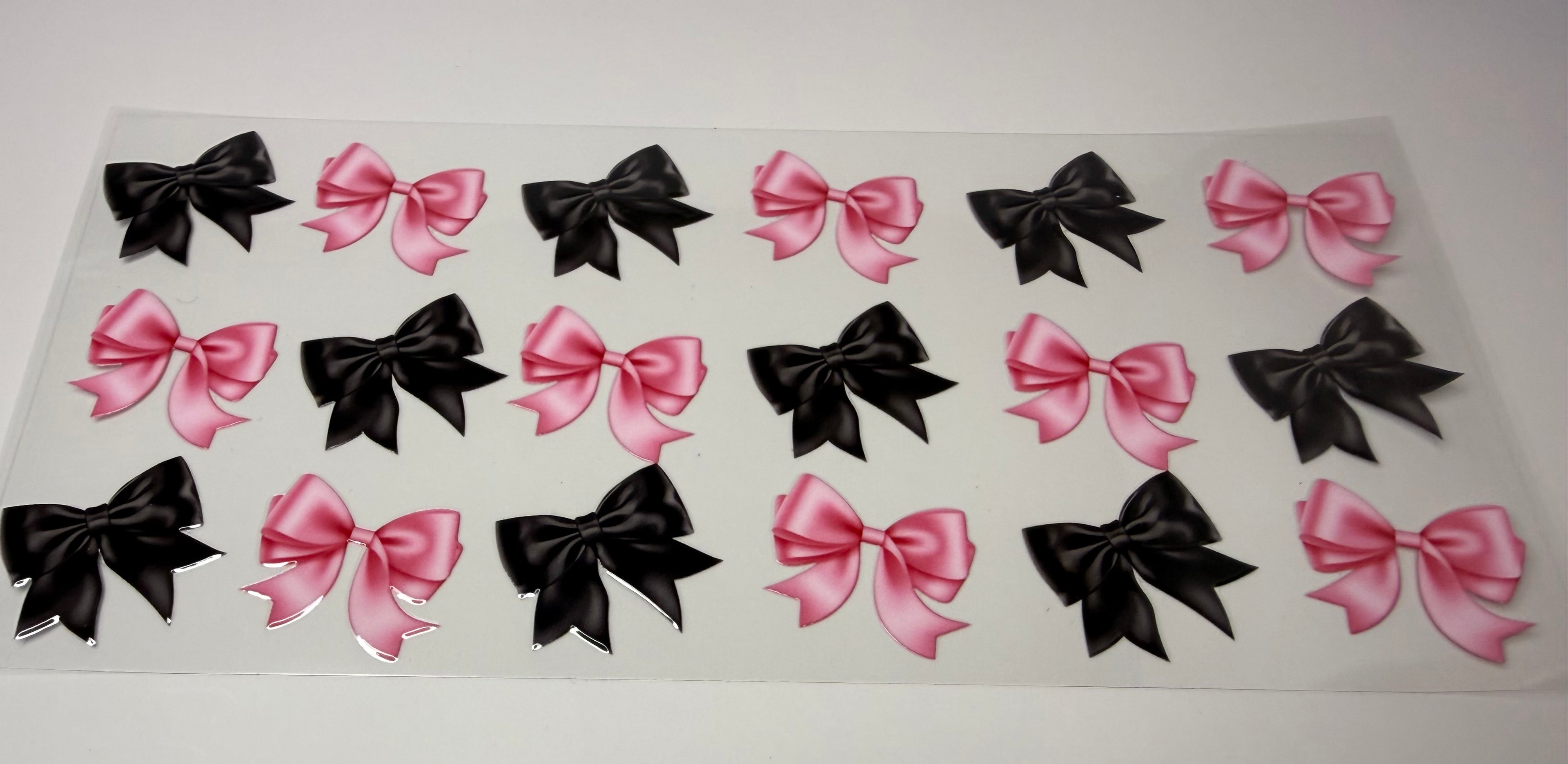 #104- BLACK/PINK BOWS