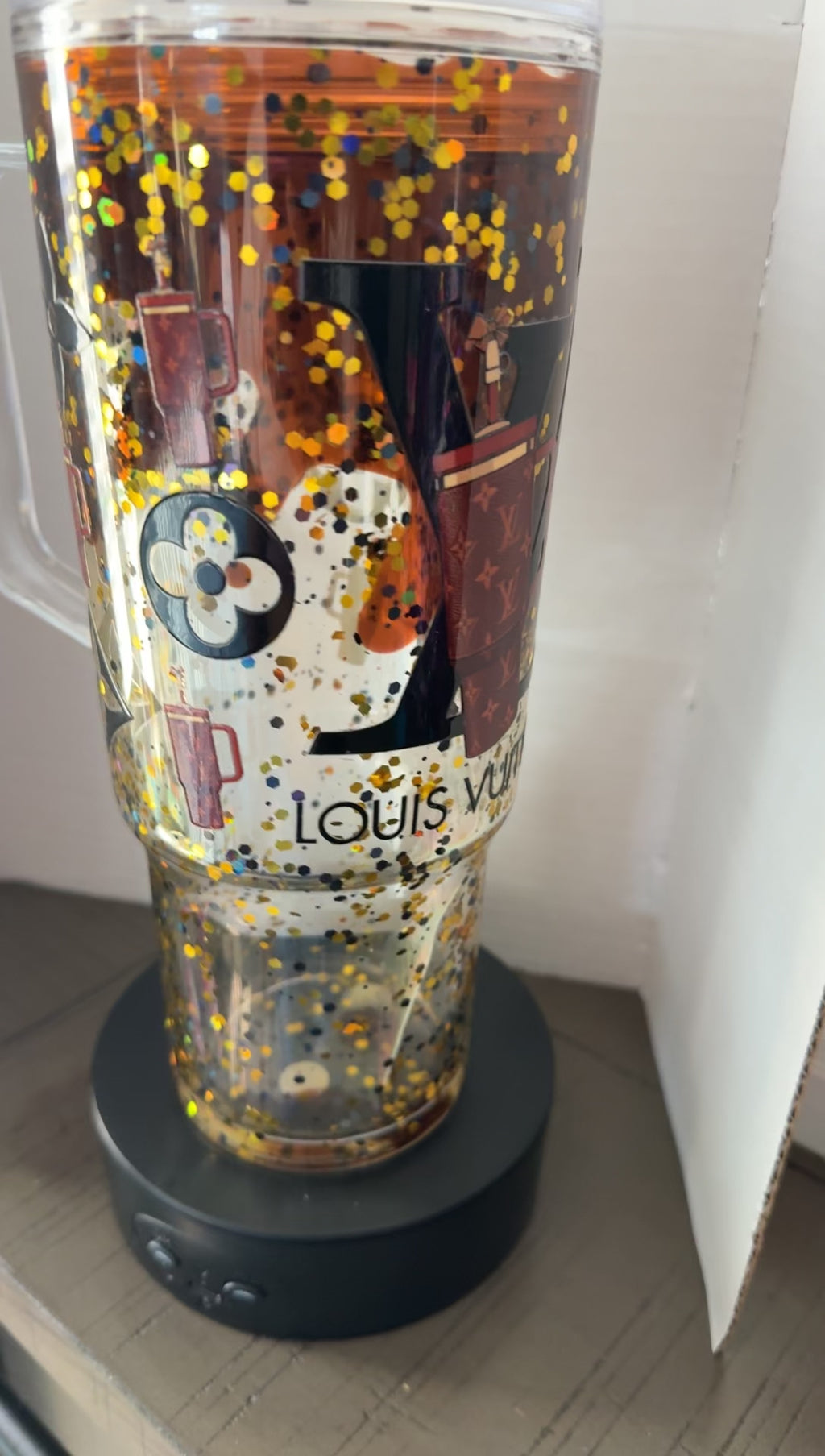 40oz LV LAVA cup with glitter and CLEAR STRAW