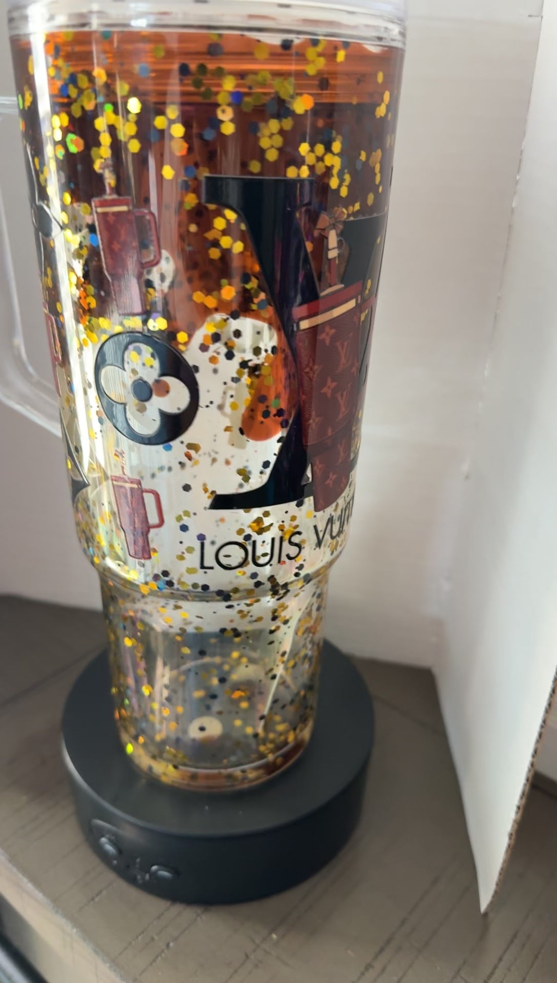 40oz LV LAVA cup with glitter and CLEAR STRAW